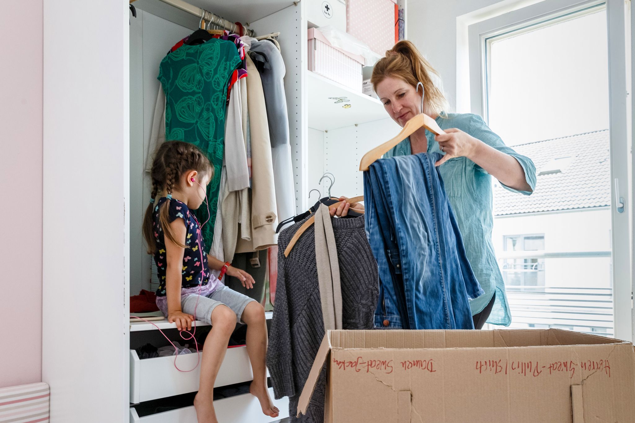 Frischer Wind im Kleiderschrank: So klappt der Saisonwechsel